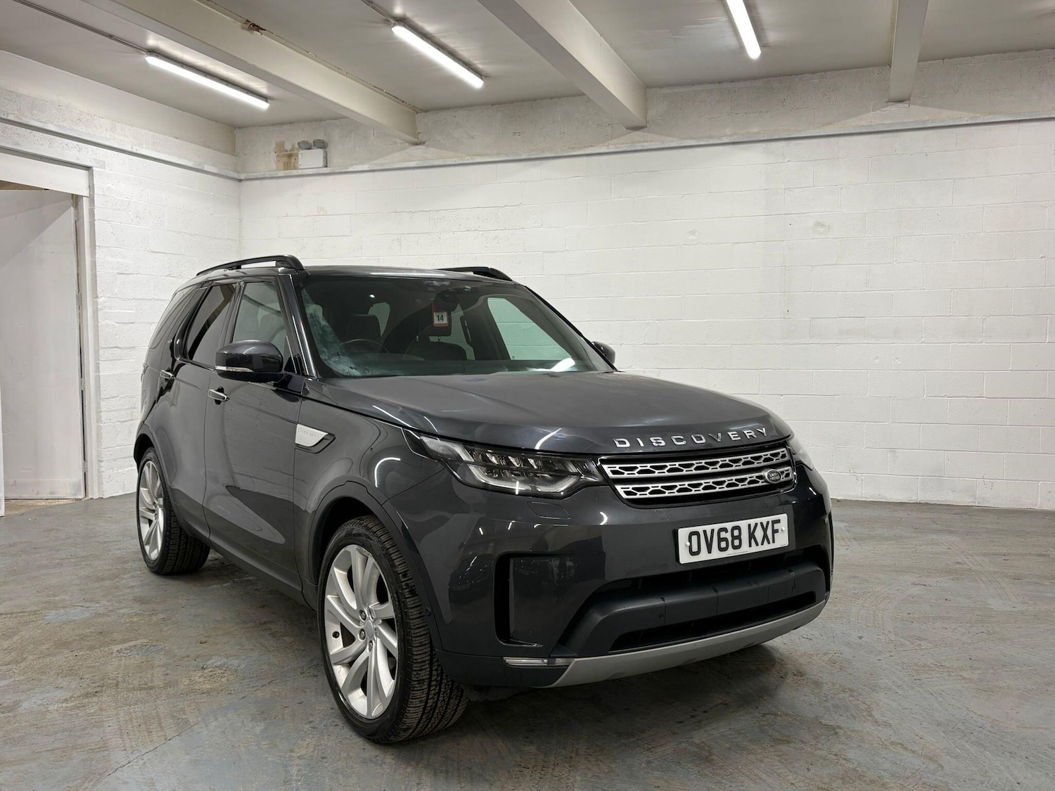 Used Land Rover Discovery 2018 for sale - 77202414: Photo 1