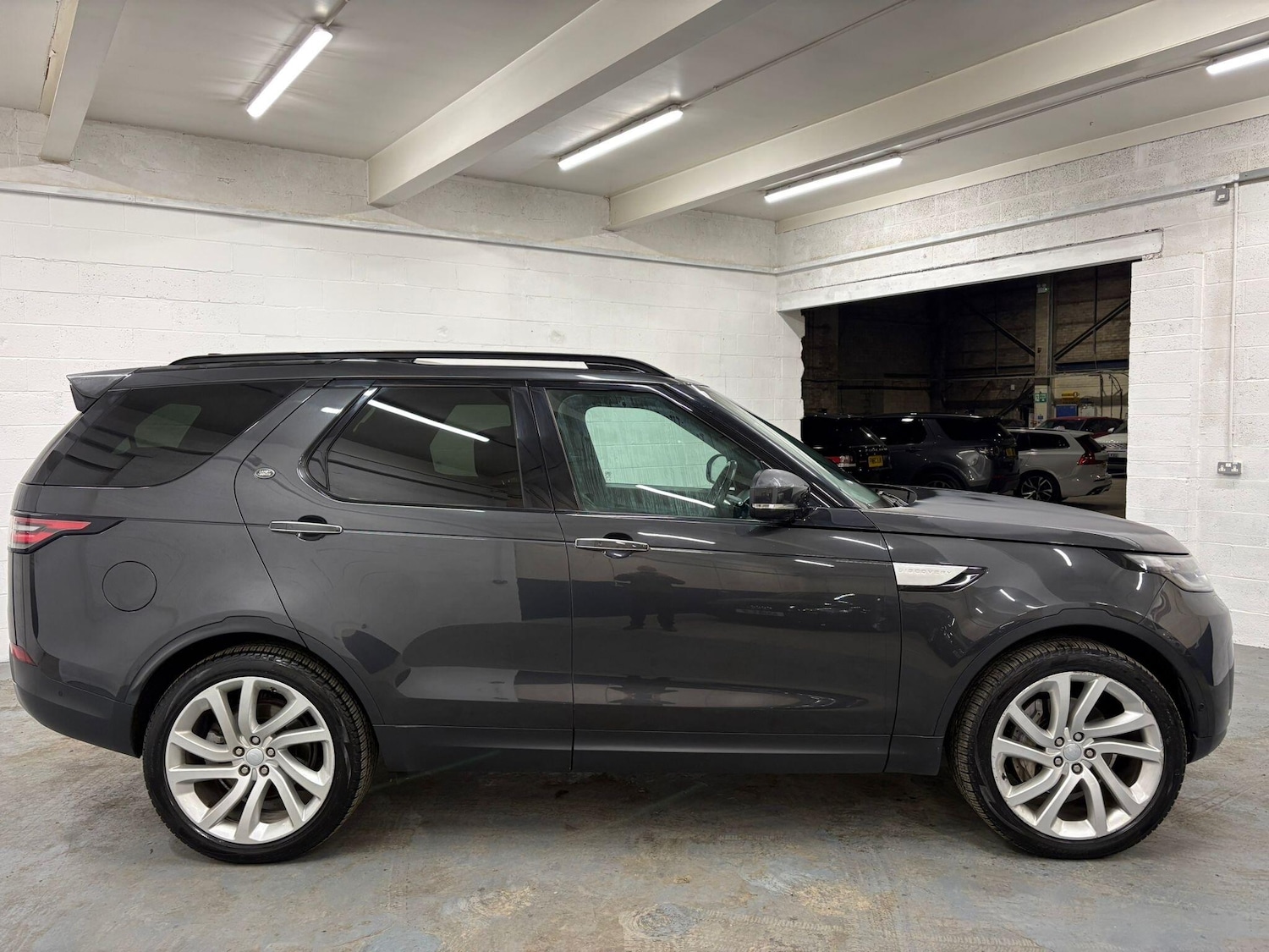 Used Land Rover Discovery 2018 for sale - 77202414: Photo 33