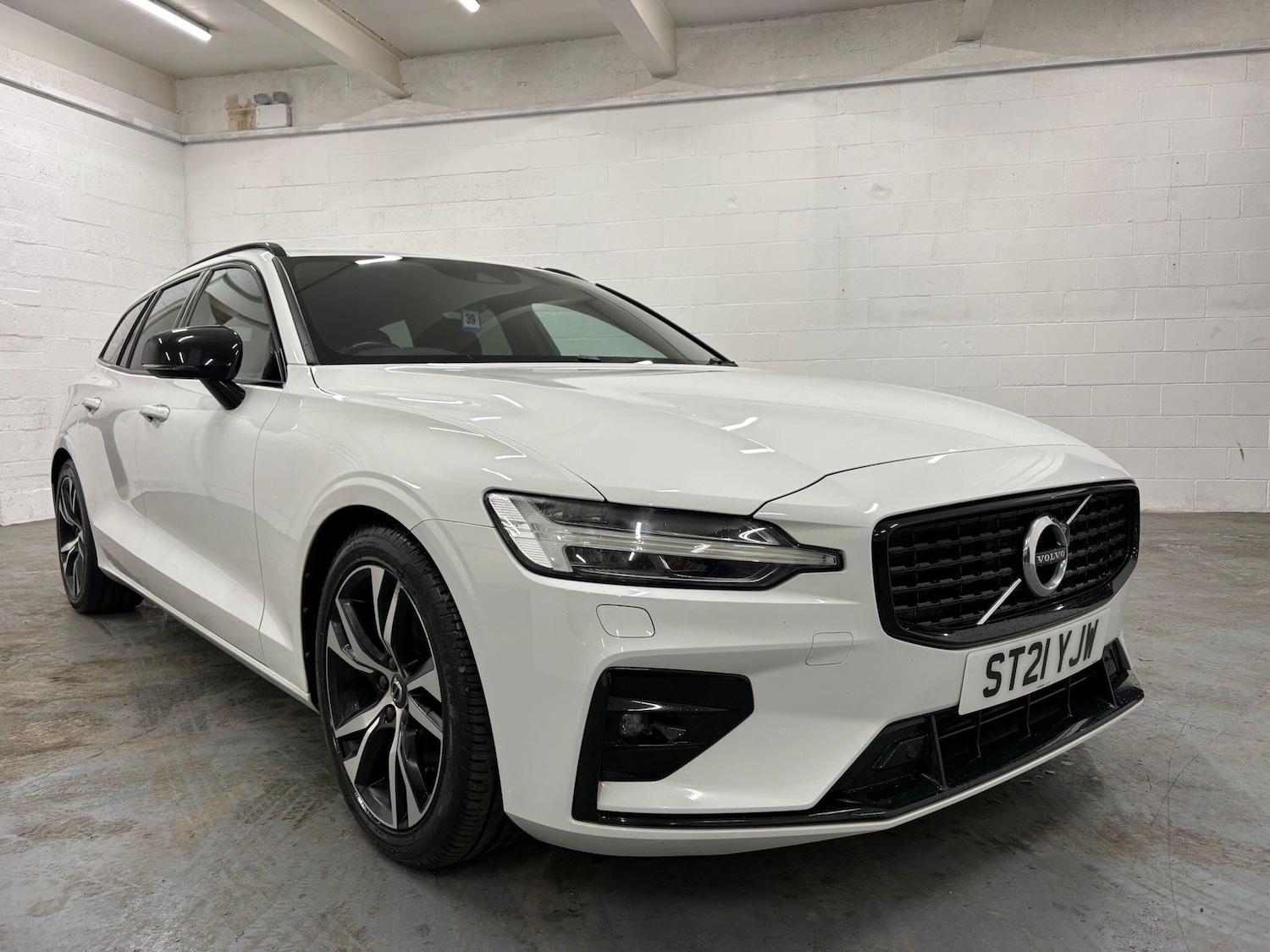 Used Volvo V60 2021 for sale - 77202400: Photo 5