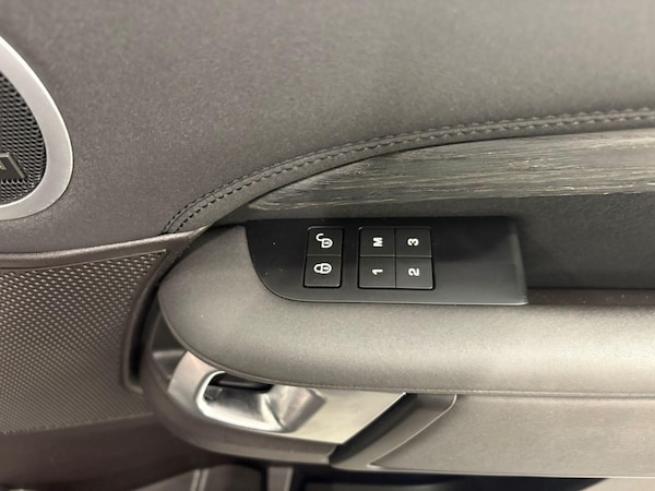 Used Land Rover Discovery 2018 for sale - 76072653: Photo 8