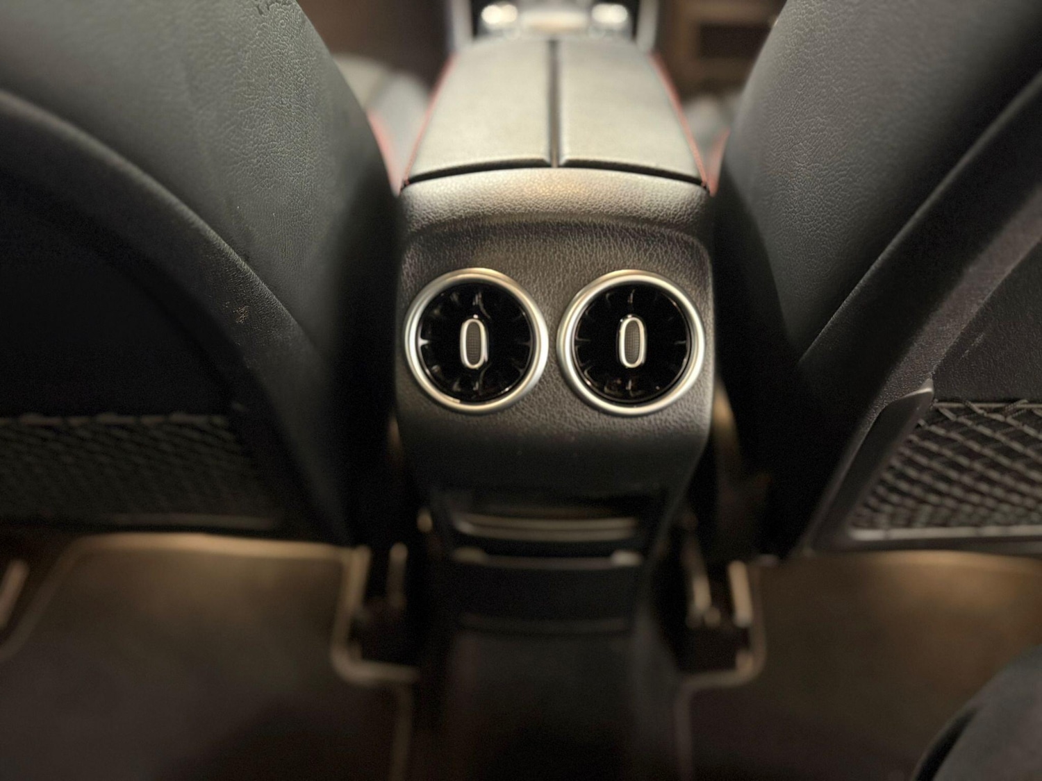 Used Mercedes-Benz GLB 2021 for sale - 77203348: Photo 24