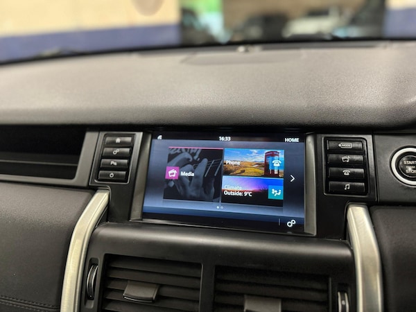 Used Land Rover Discovery Sport 2018 for sale - 74978103: Photo 17