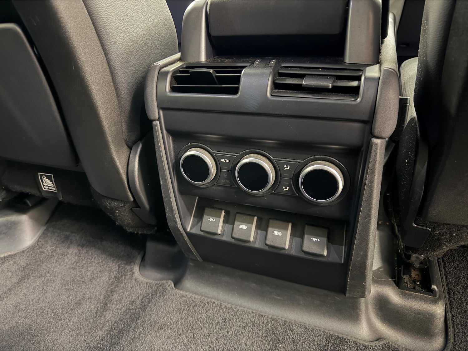 Used Land Rover Defender 2020 for sale - 76953089: Photo 15