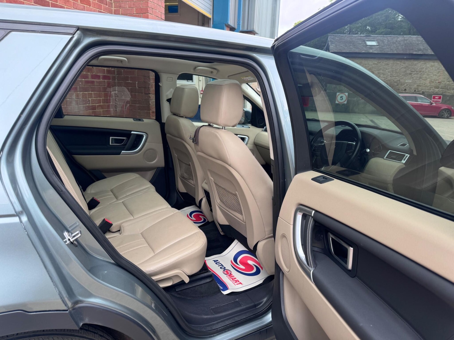 Used Land Rover Discovery Sport 2015 for sale - 77425070: Photo 22