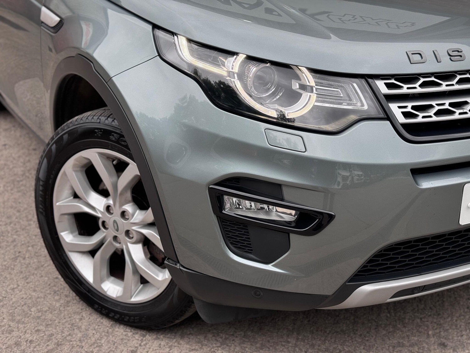 Used Land Rover Discovery Sport 2015 for sale - 77425070: Photo 3