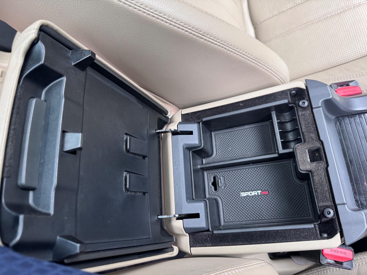 Used Land Rover Discovery Sport 2015 for sale - 77425070: Photo 32