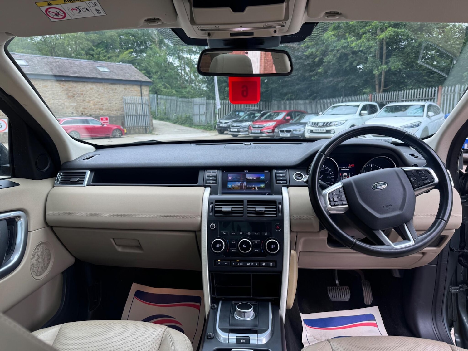 Used Land Rover Discovery Sport 2015 for sale - 77425070: Photo 4