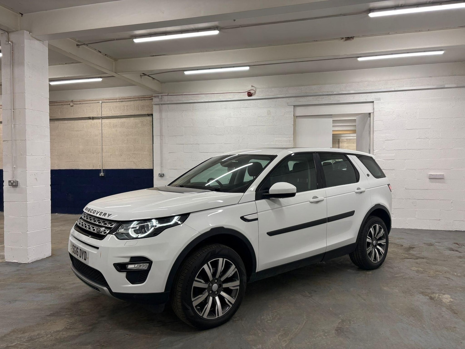 Used Land Rover Discovery Sport for sale - 77510052: Photo 4