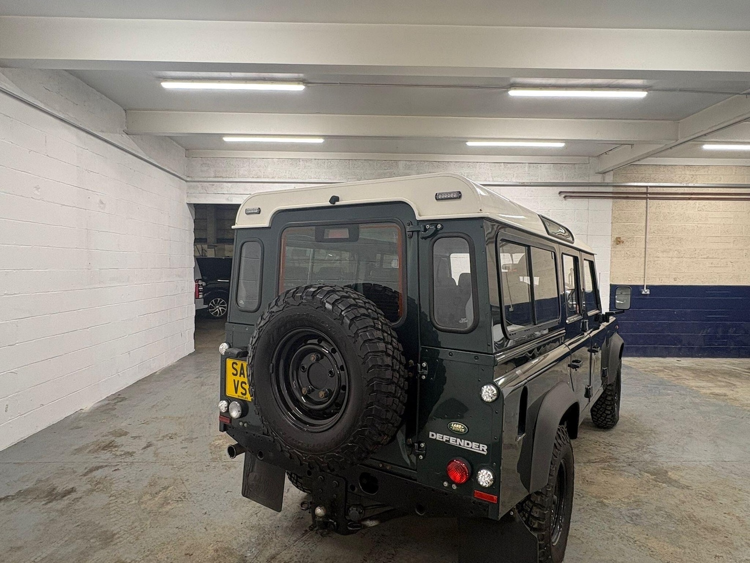 Used Land Rover Defender 2010 for sale - 77040076: Photo 13