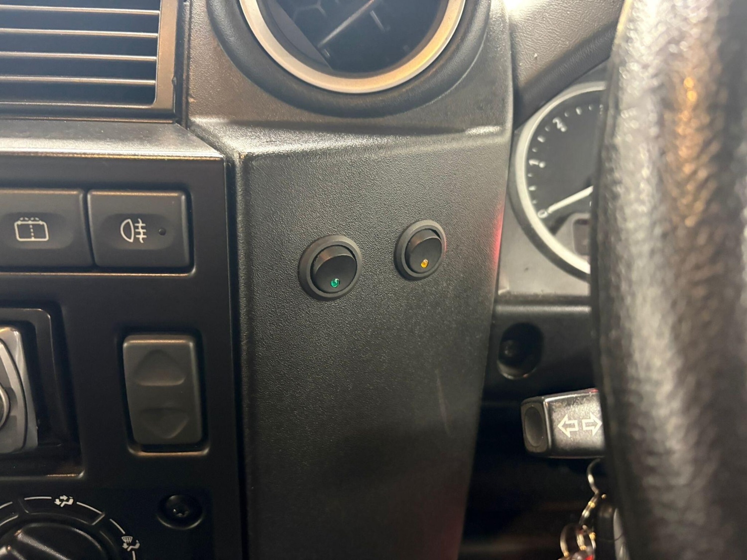 Used Land Rover Defender 2010 for sale - 77040076: Photo 15