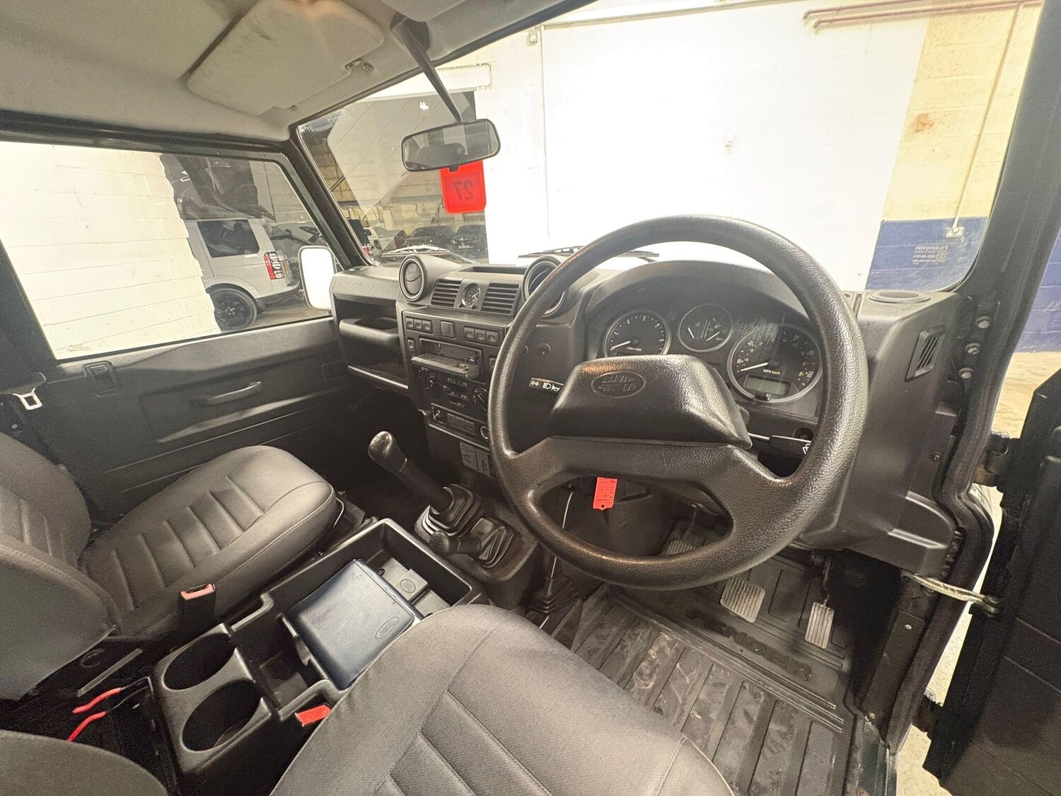 Used Land Rover Defender 2010 for sale - 77040076: Photo 18