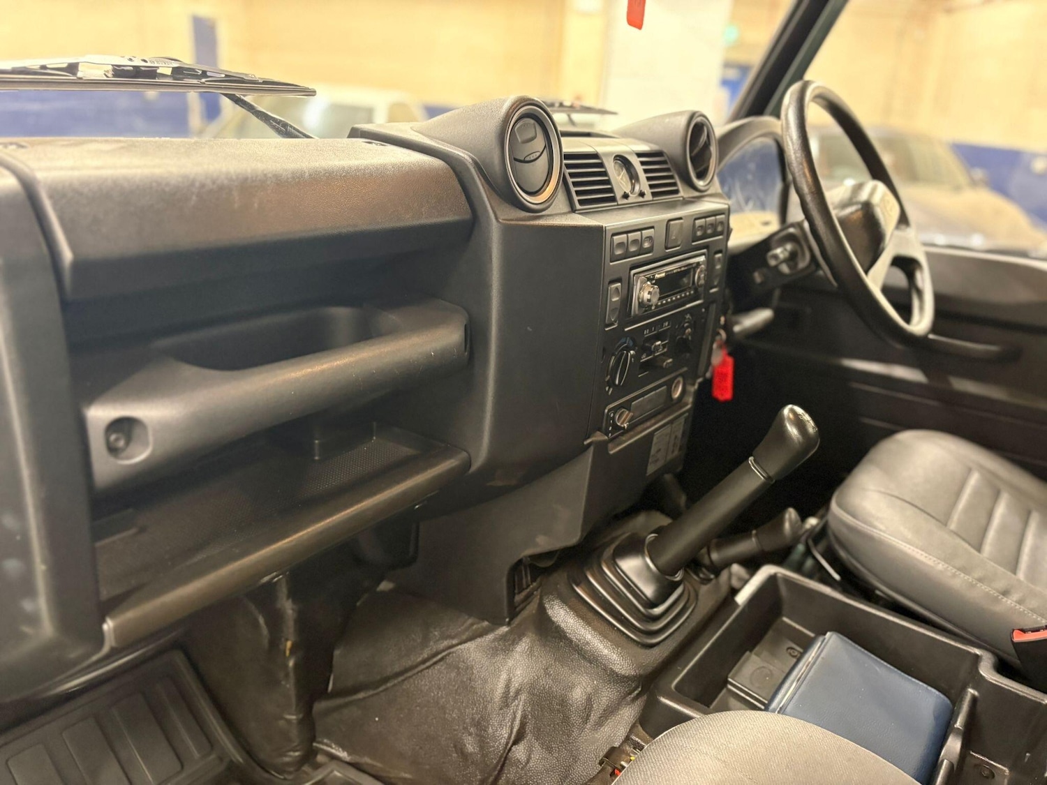 Used Land Rover Defender 2010 for sale - 77040076: Photo 20