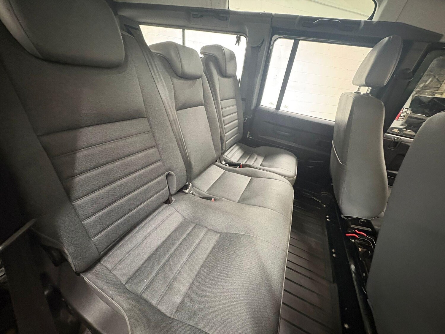 Used Land Rover Defender 2010 for sale - 77040076: Photo 25