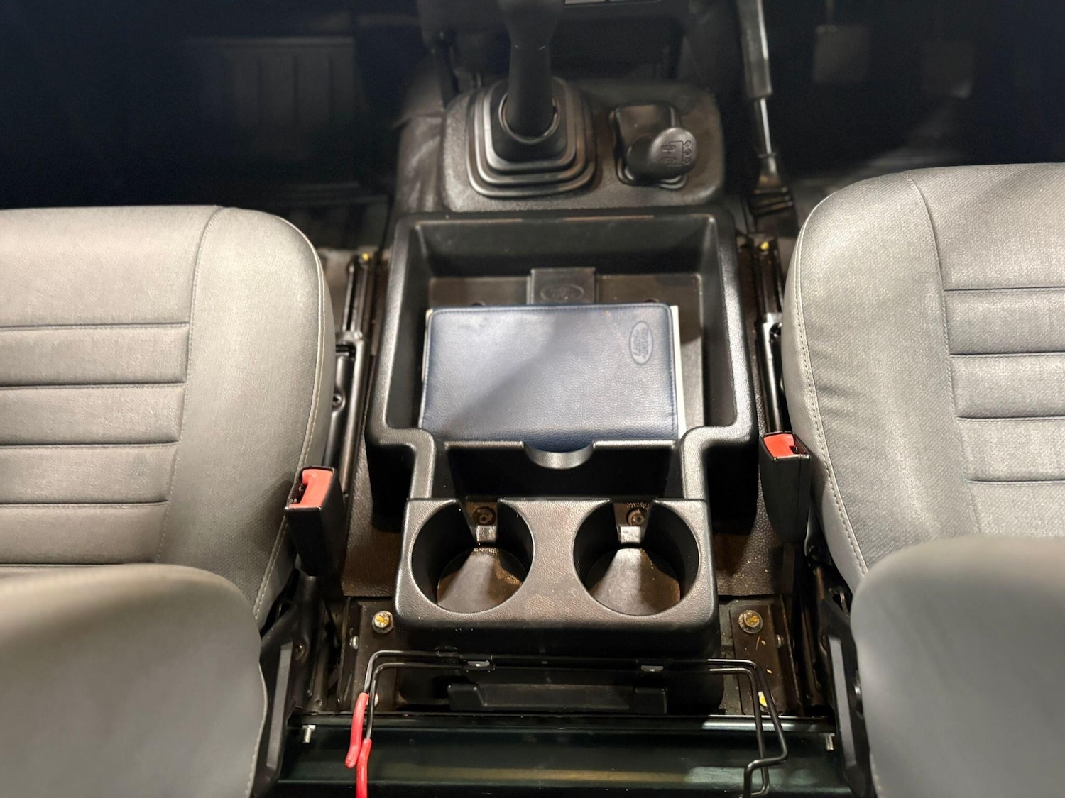 Used Land Rover Defender 2010 for sale - 77040076: Photo 32