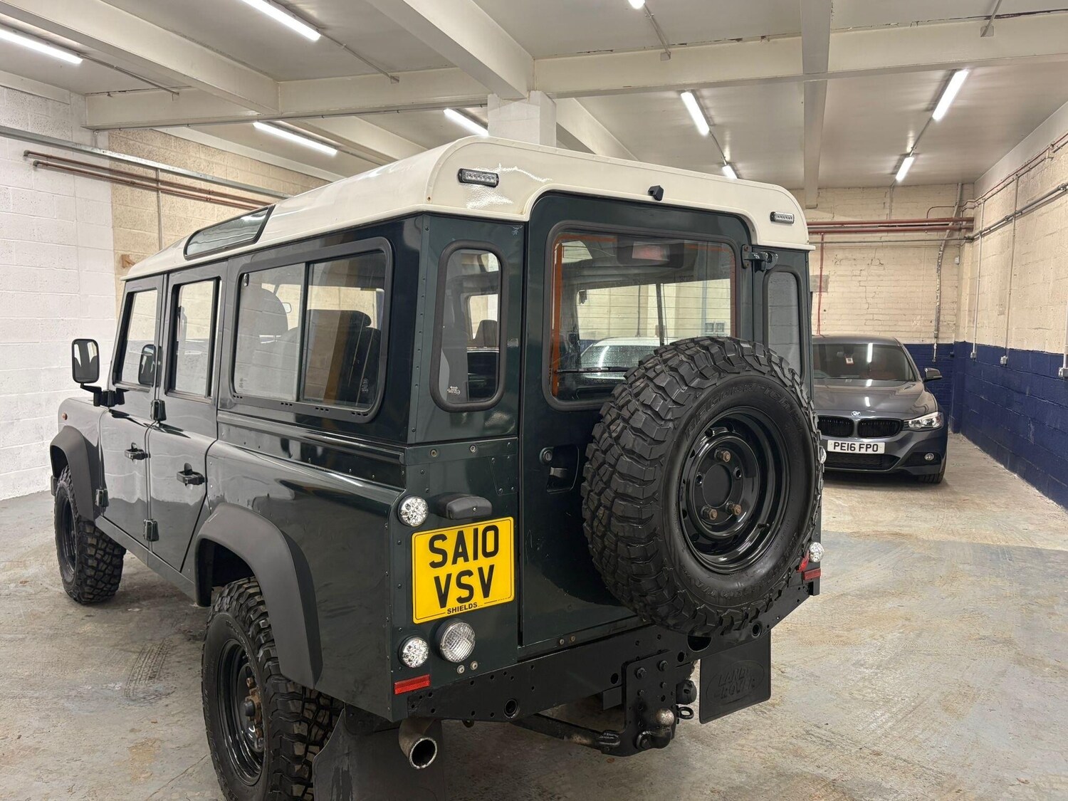 Used Land Rover Defender 2010 for sale - 77040076: Photo 8