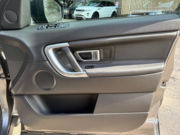 Used Land Rover Discovery Sport 2015 for sale - 75696274: Photo 12