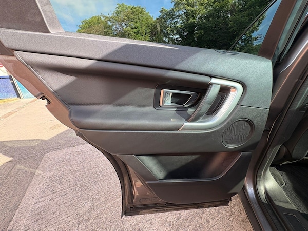 Used Land Rover Discovery Sport 2015 for sale - 75696274: Photo 28