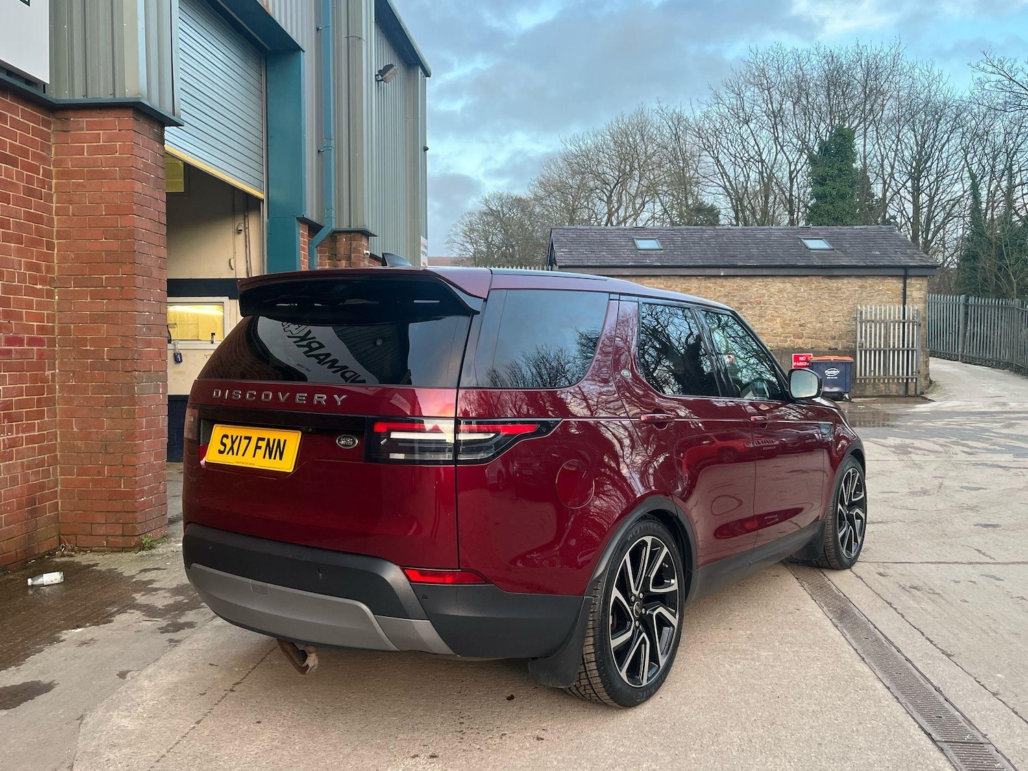 Used Land Rover Discovery 2017 for sale - 76370594: Photo 2