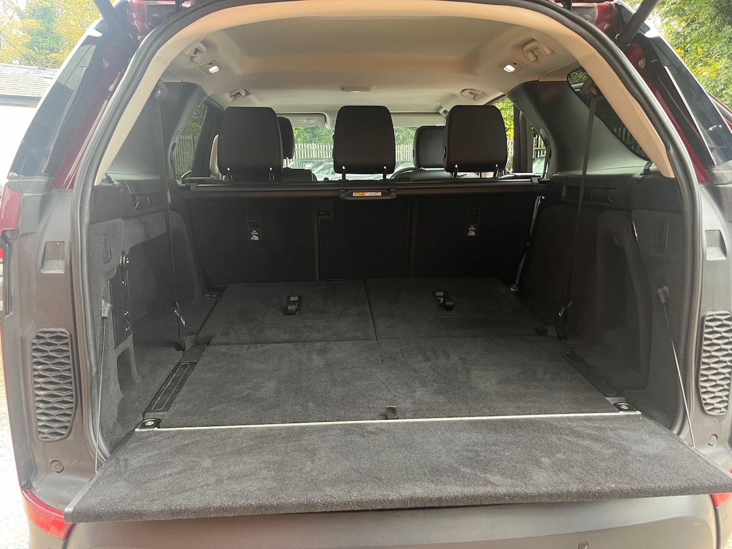 Used Land Rover Discovery 2017 for sale - 76370594: Photo 44
