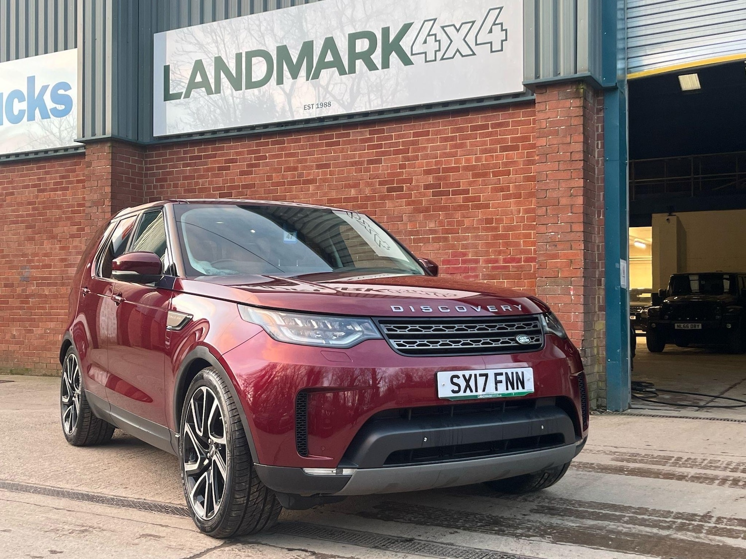 Used Land Rover Discovery 2017 for sale - 76370594: Photo 6