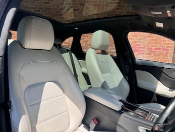 Used Jaguar F-Pace 2016 for sale - 75311170: Photo