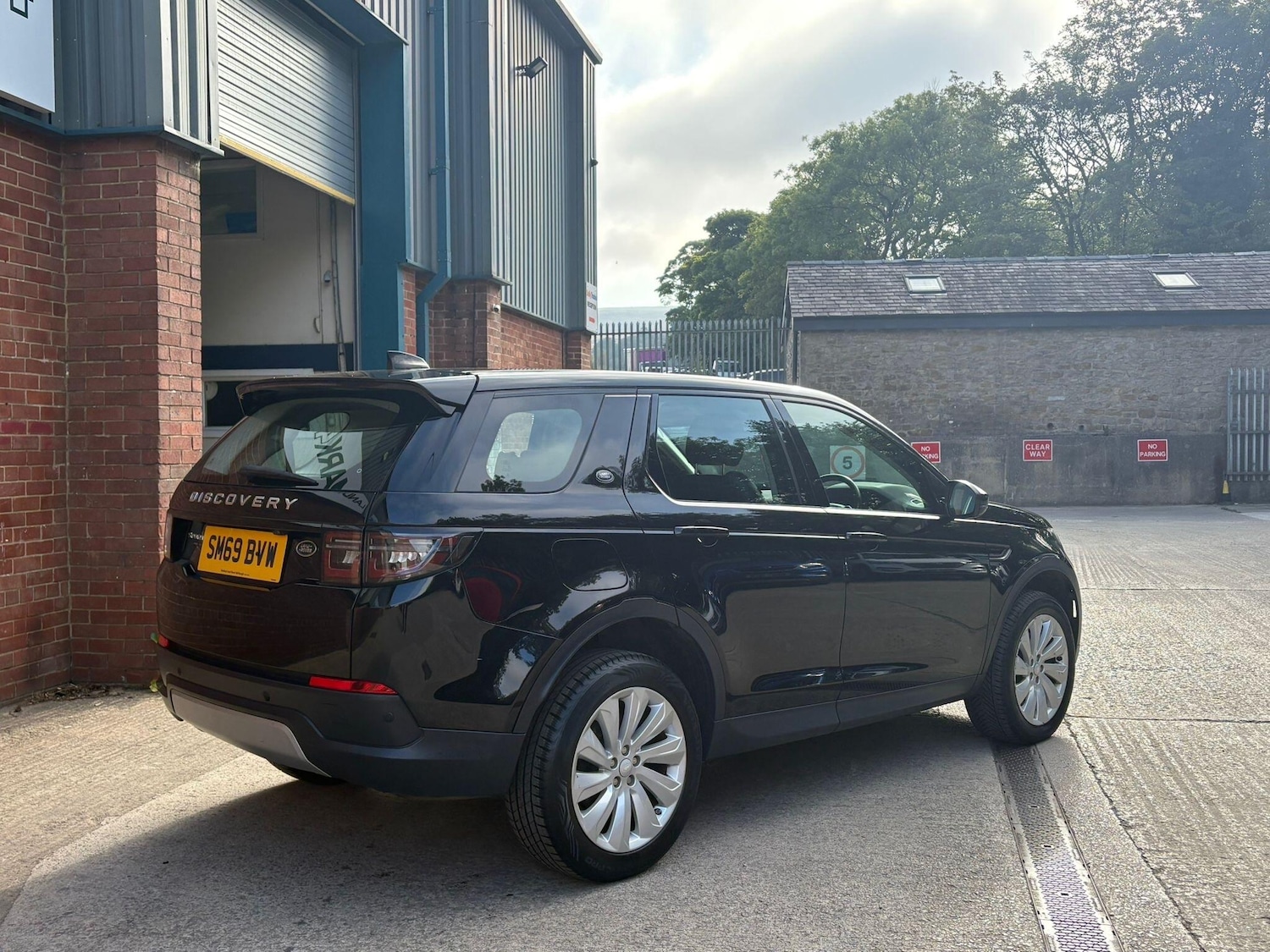 Used Land Rover Discovery Sport 2019 for sale - 76585494: Photo 2