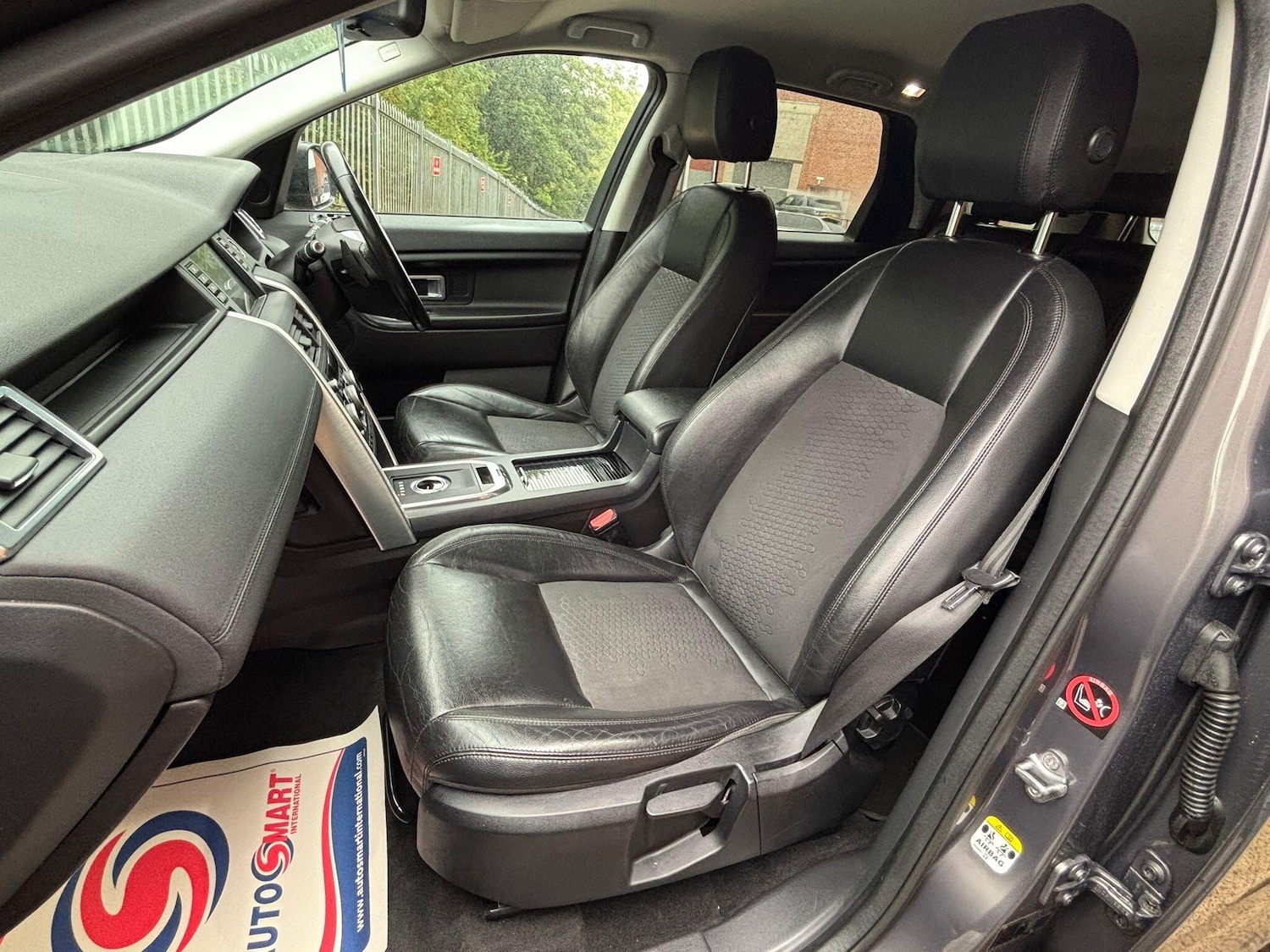 Used Land Rover Discovery Sport 2016 for sale - 76865281: Photo 6