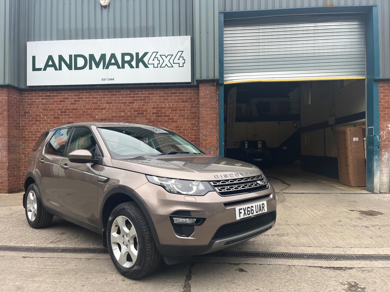 Used Land Rover Discovery Sport 2016 for sale - 76152242: Photo 1
