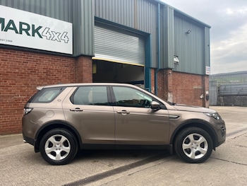 Used Land Rover Discovery Sport 2016 for sale - 76152242: Photo 2
