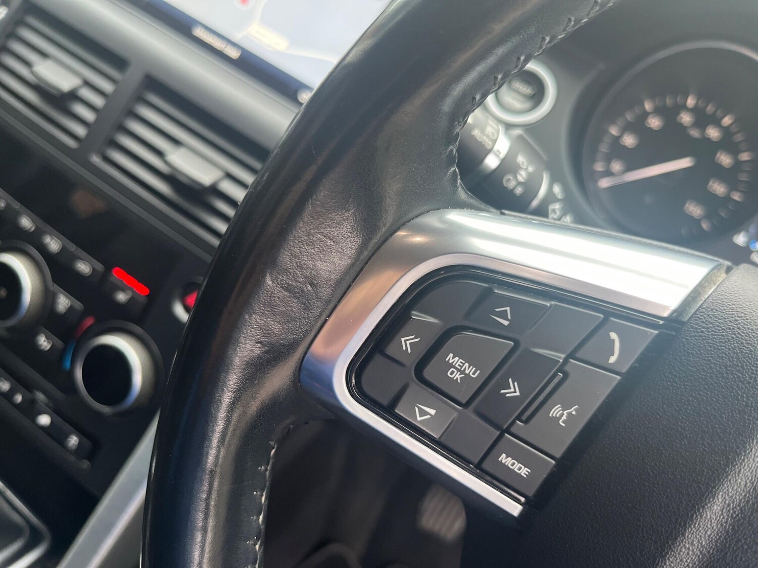 Used Land Rover Discovery Sport 2016 for sale - 76152242: Photo 33