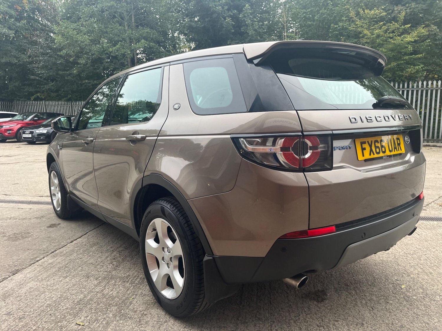 Used Land Rover Discovery Sport 2016 for sale - 76152242: Photo 6