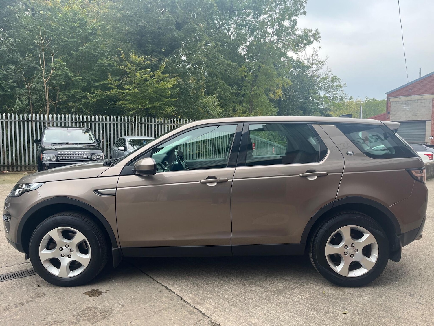 Used Land Rover Discovery Sport 2016 for sale - 76152242: Photo 7