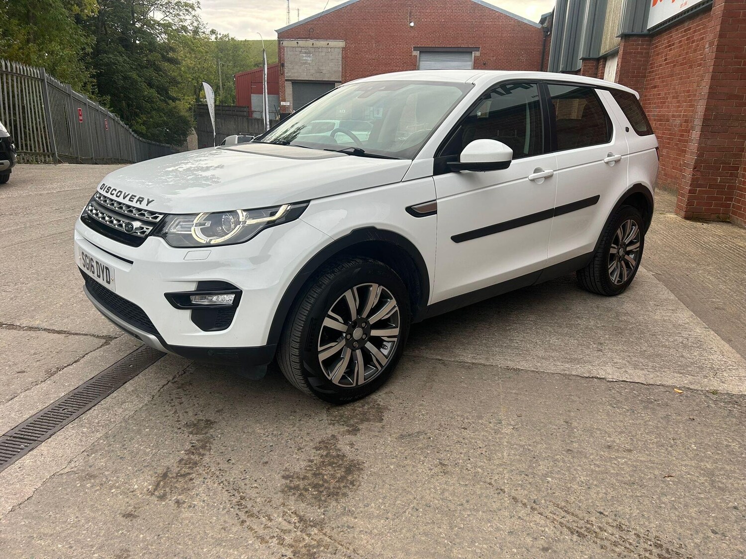 Used Land Rover Discovery Sport 2016 for sale - 75687623: Photo 20