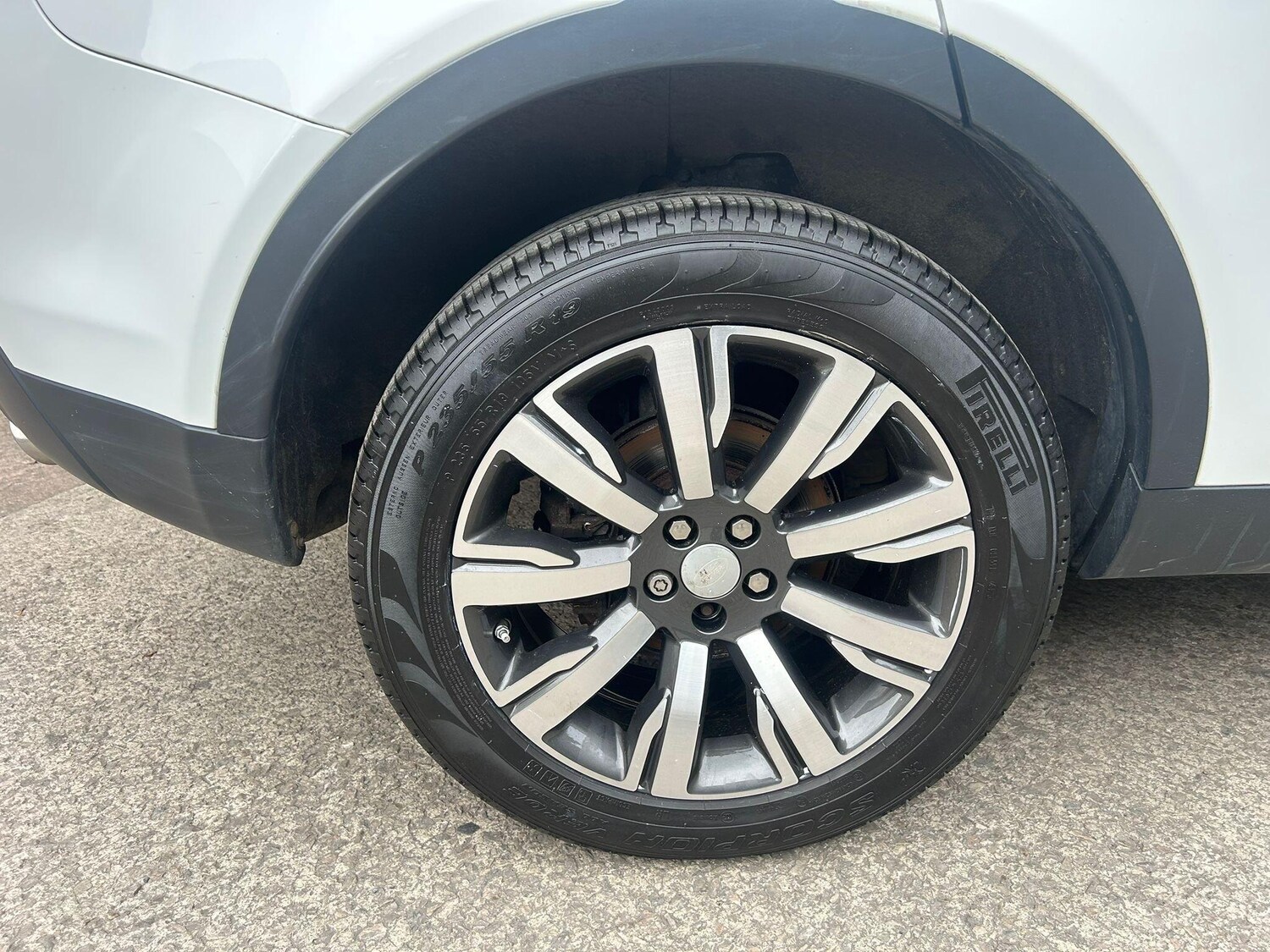 Used Land Rover Discovery Sport 2016 for sale - 75687623: Photo 44