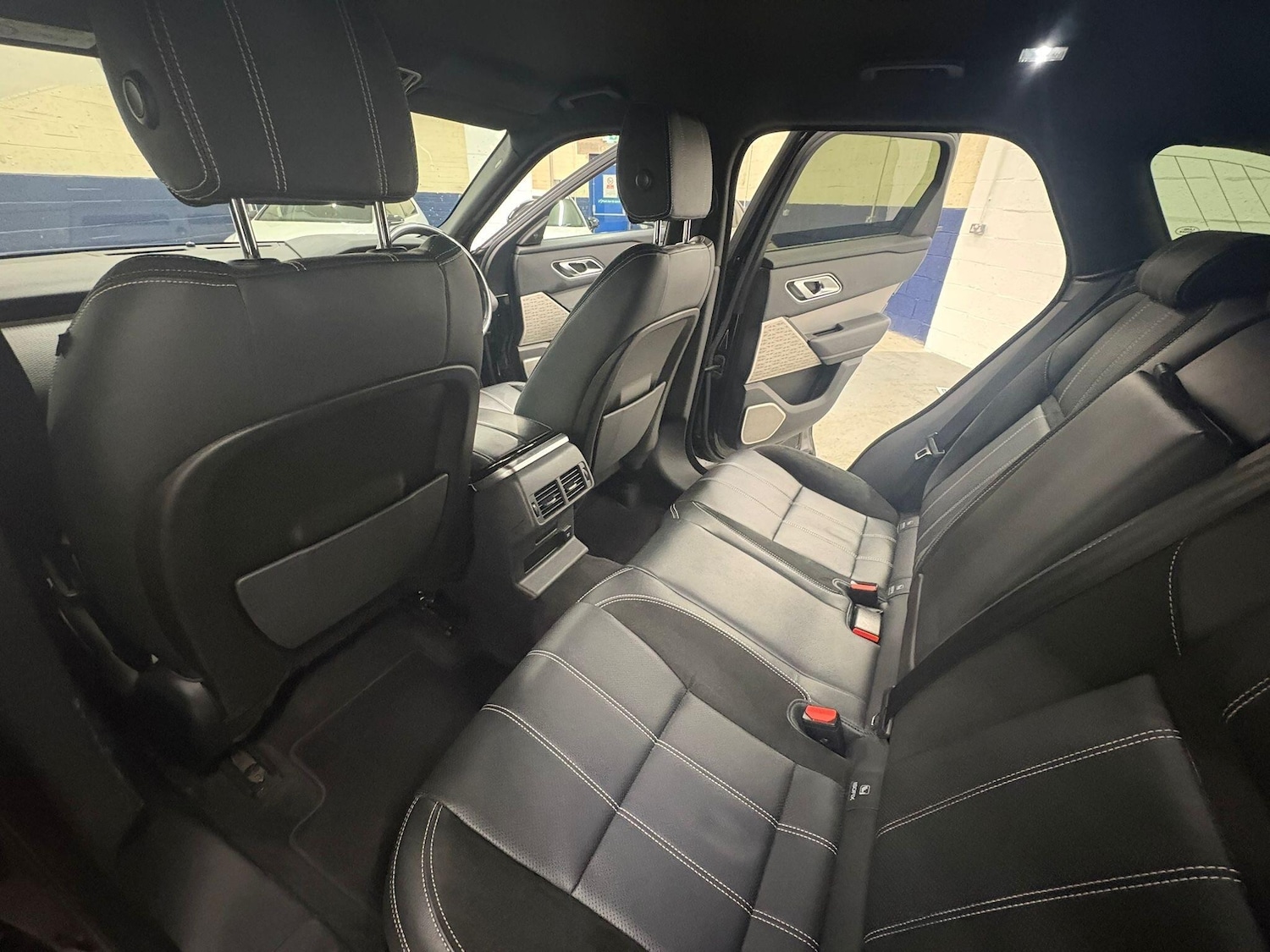 Used Land Rover Range Rover Velar 2018 for sale - 76898930: Photo 10