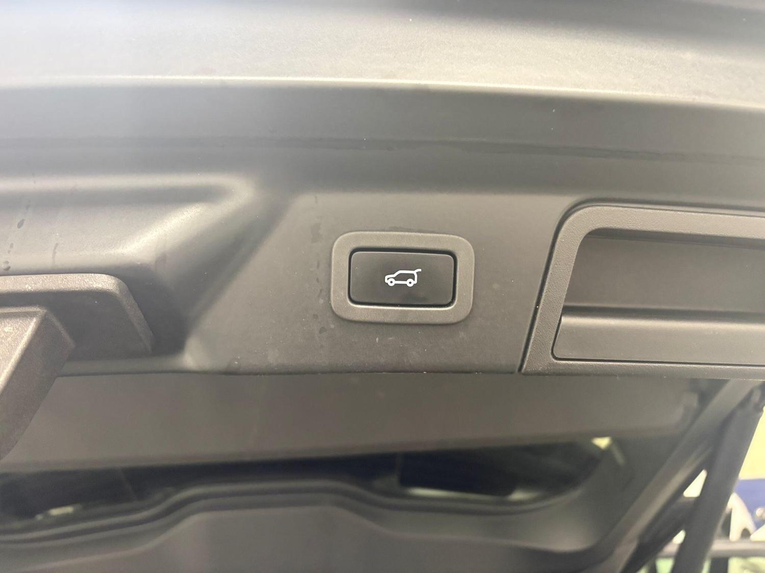 Used Land Rover Range Rover Velar 2018 for sale - 76898930: Photo 14