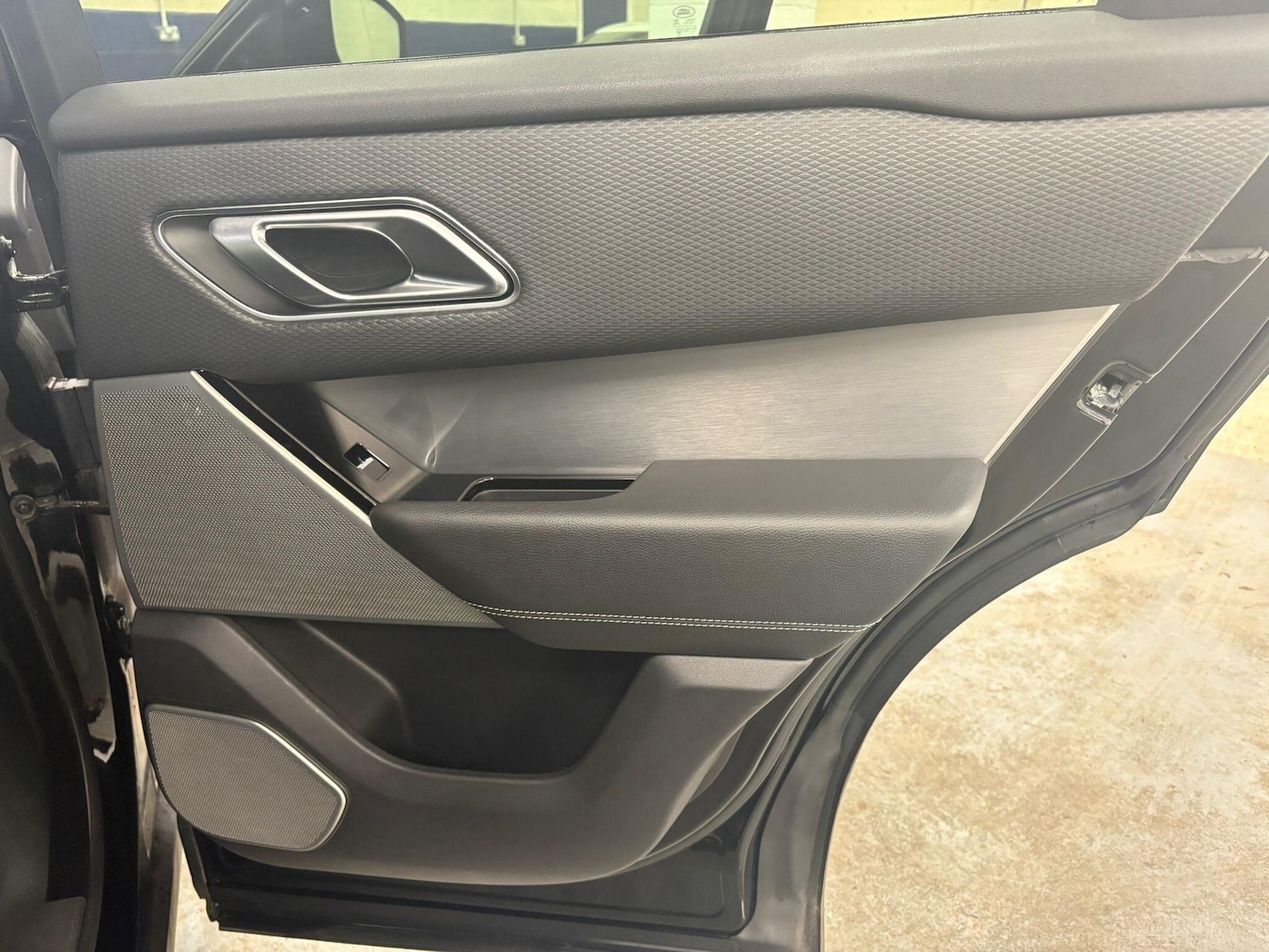 Used Land Rover Range Rover Velar 2018 for sale - 76898930: Photo 19