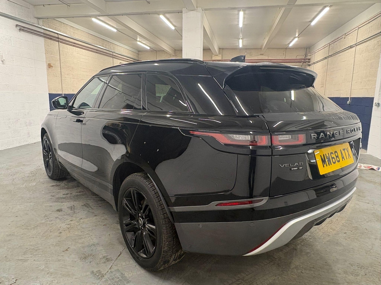 Used Land Rover Range Rover Velar 2018 for sale - 76898930: Photo 3