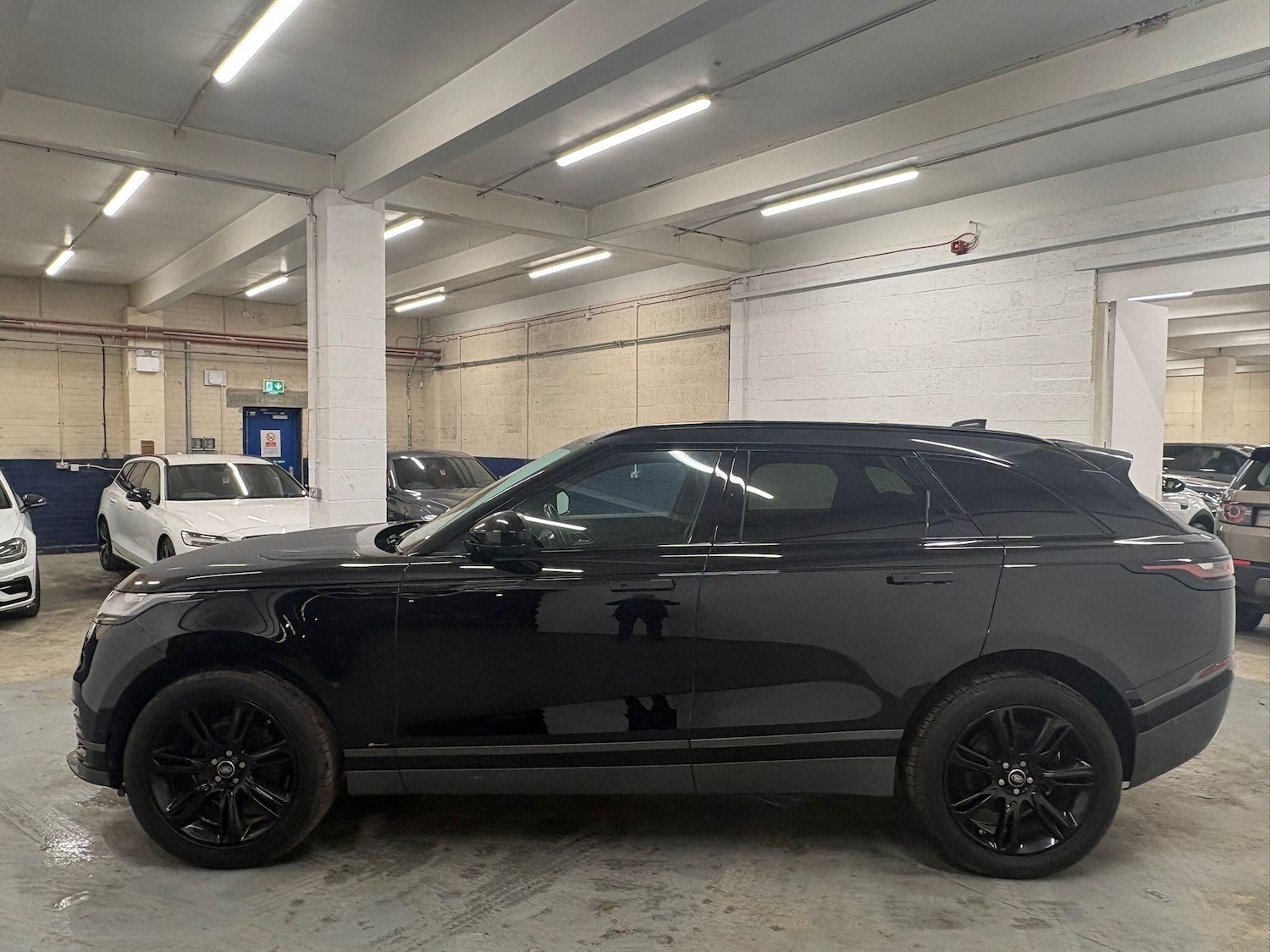 Used Land Rover Range Rover Velar 2018 for sale - 76898930: Photo 4