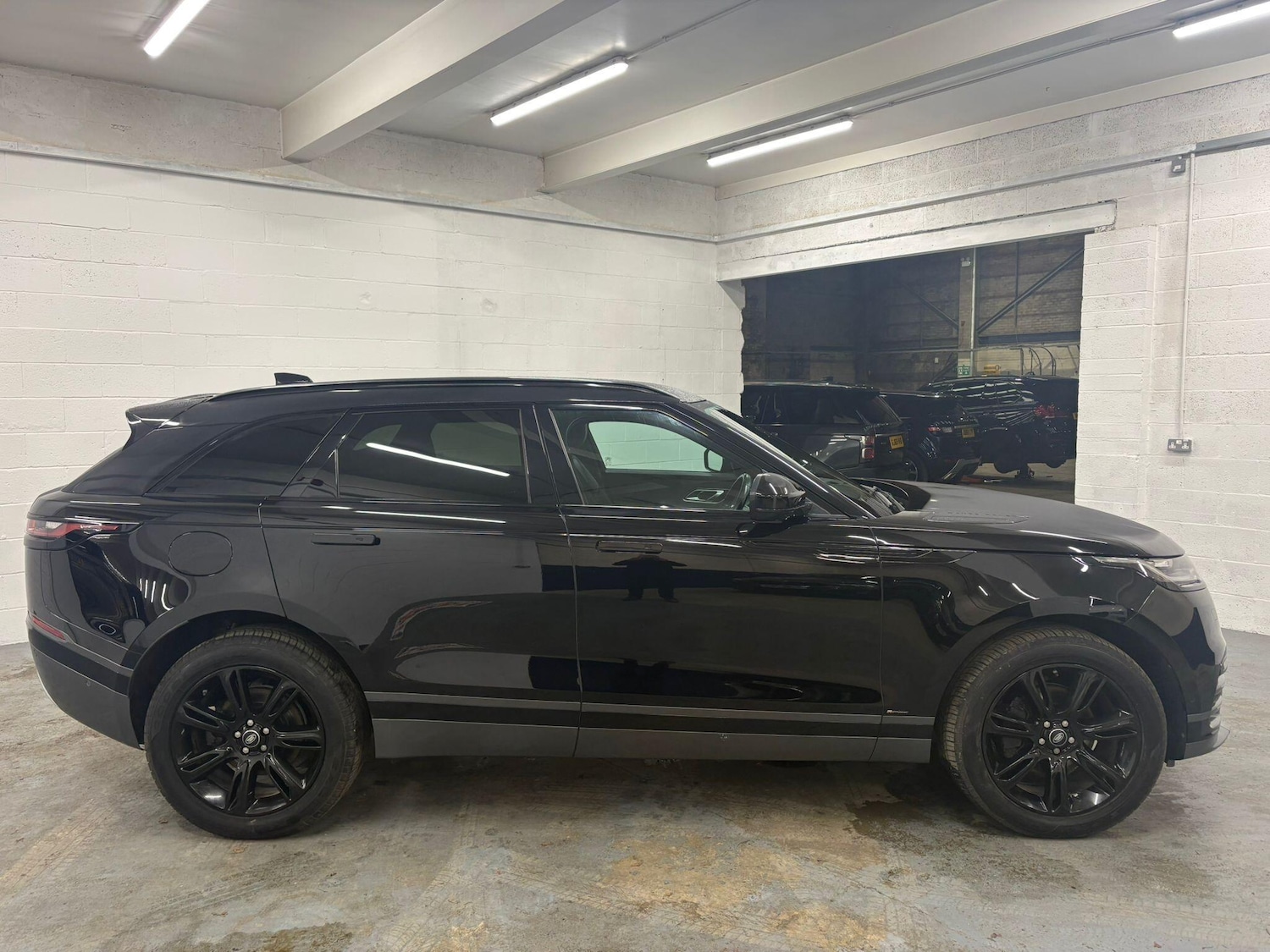 Used Land Rover Range Rover Velar 2018 for sale - 76898930: Photo 5