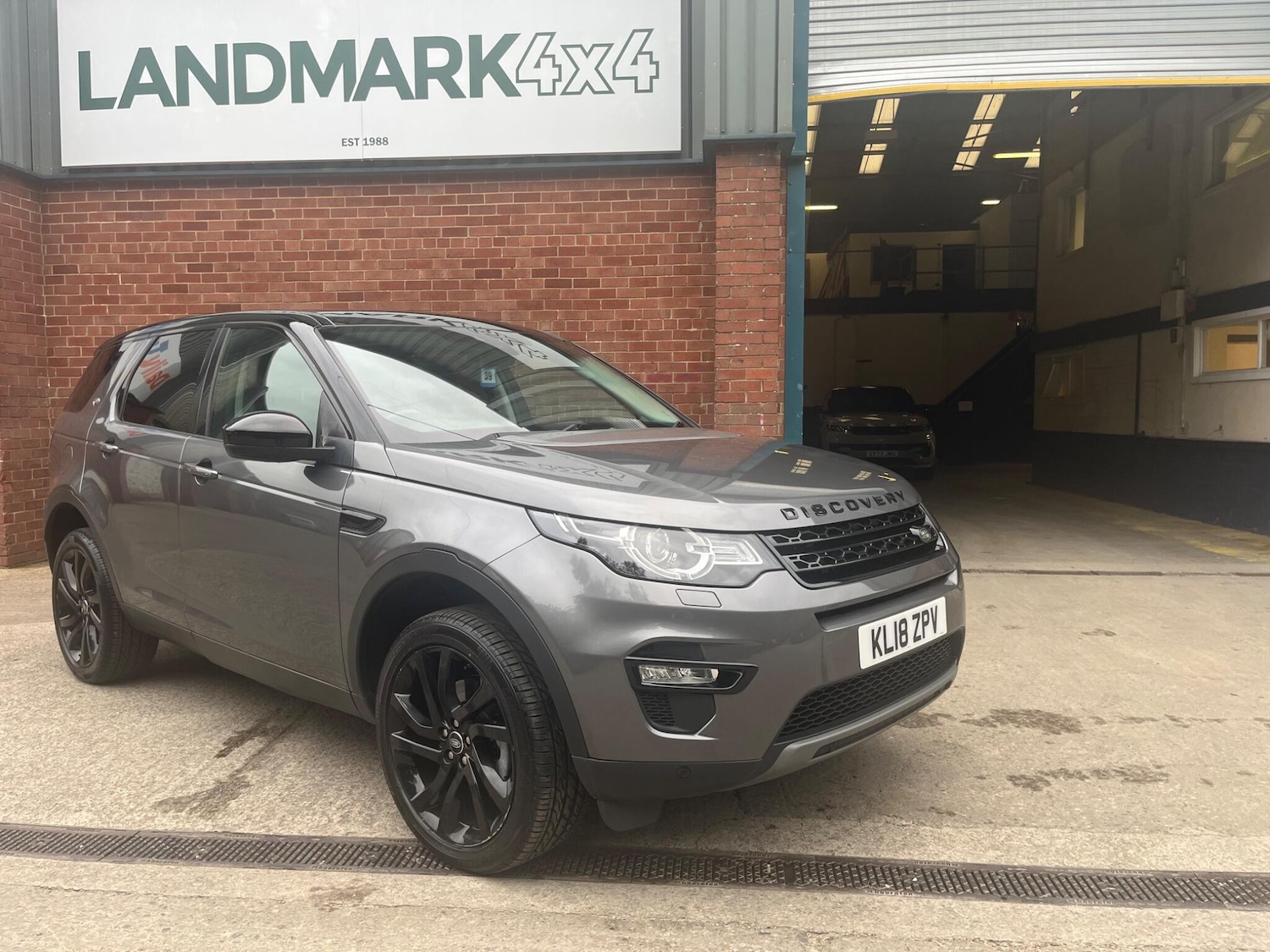 Used Land Rover Discovery Sport 2018 for sale - 76083811: Photo 1