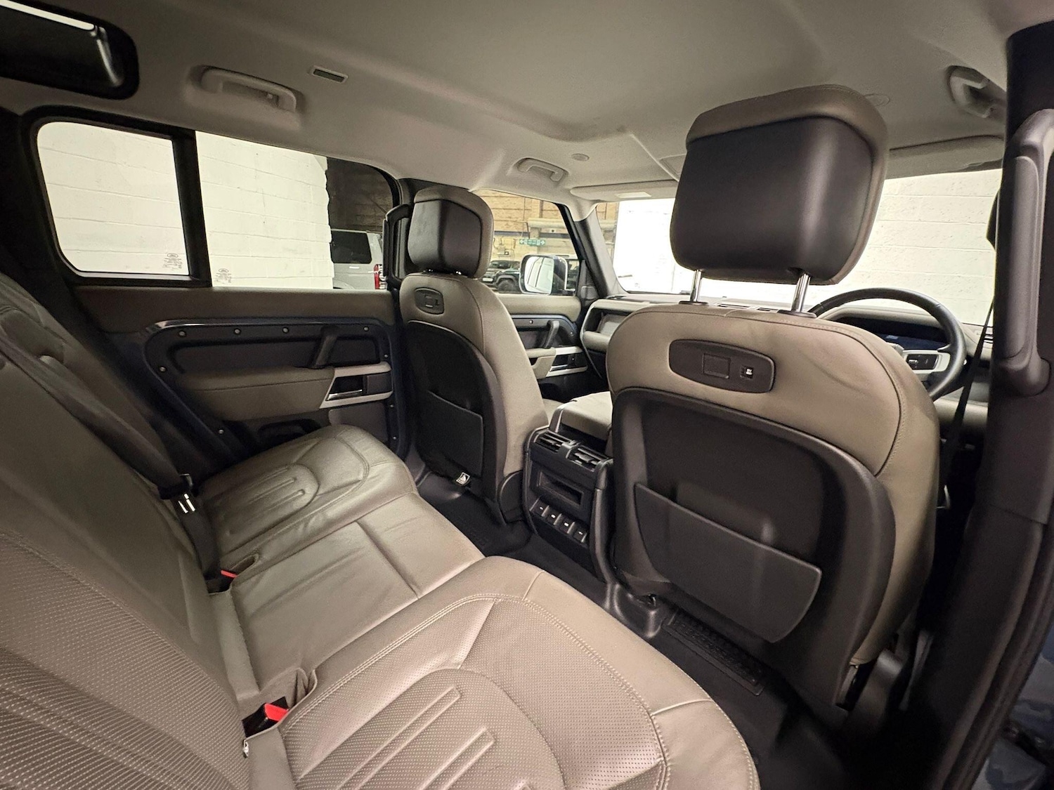 Used Land Rover Defender 110 for sale - 77190402: Photo 16