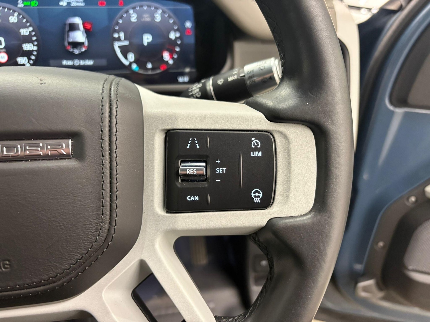 Used Land Rover Defender 110 for sale - 77190402: Photo 25