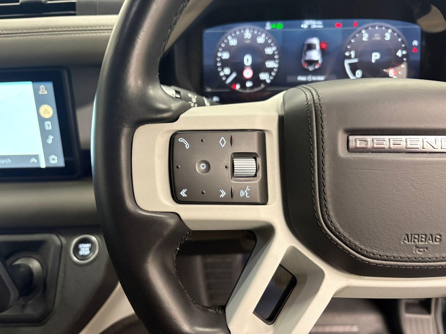 Used Land Rover Defender 110 for sale - 77190402: Photo 27