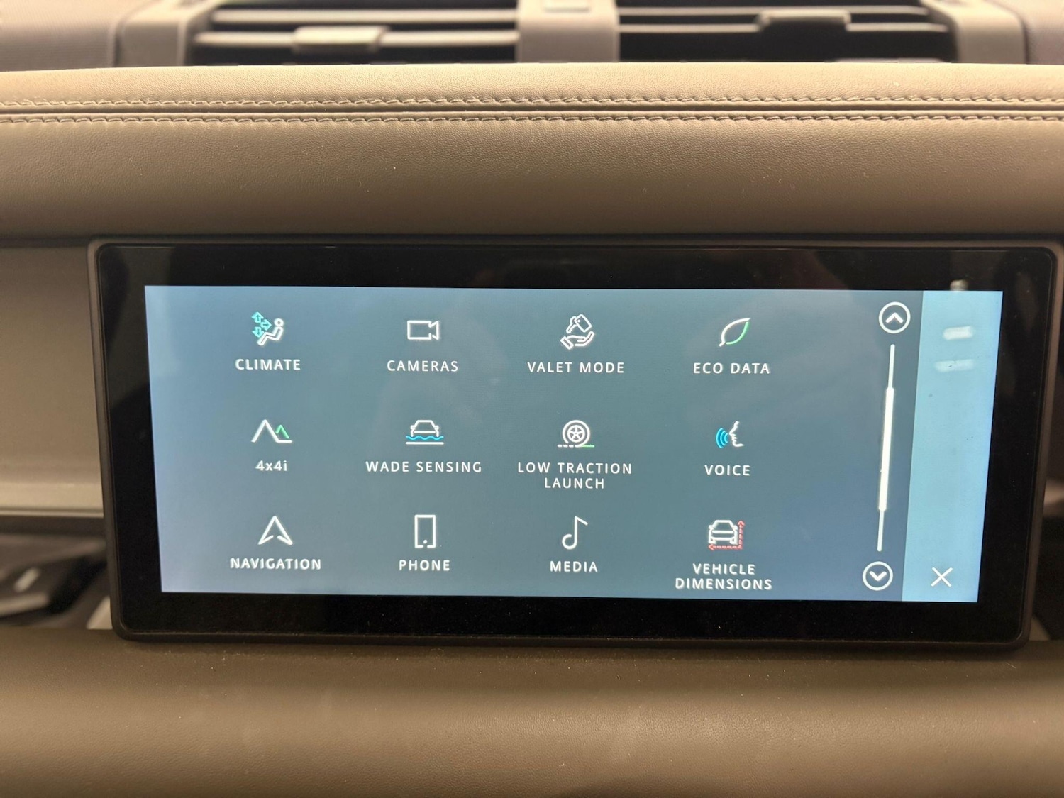 Used Land Rover Defender 110 for sale - 77190402: Photo 37