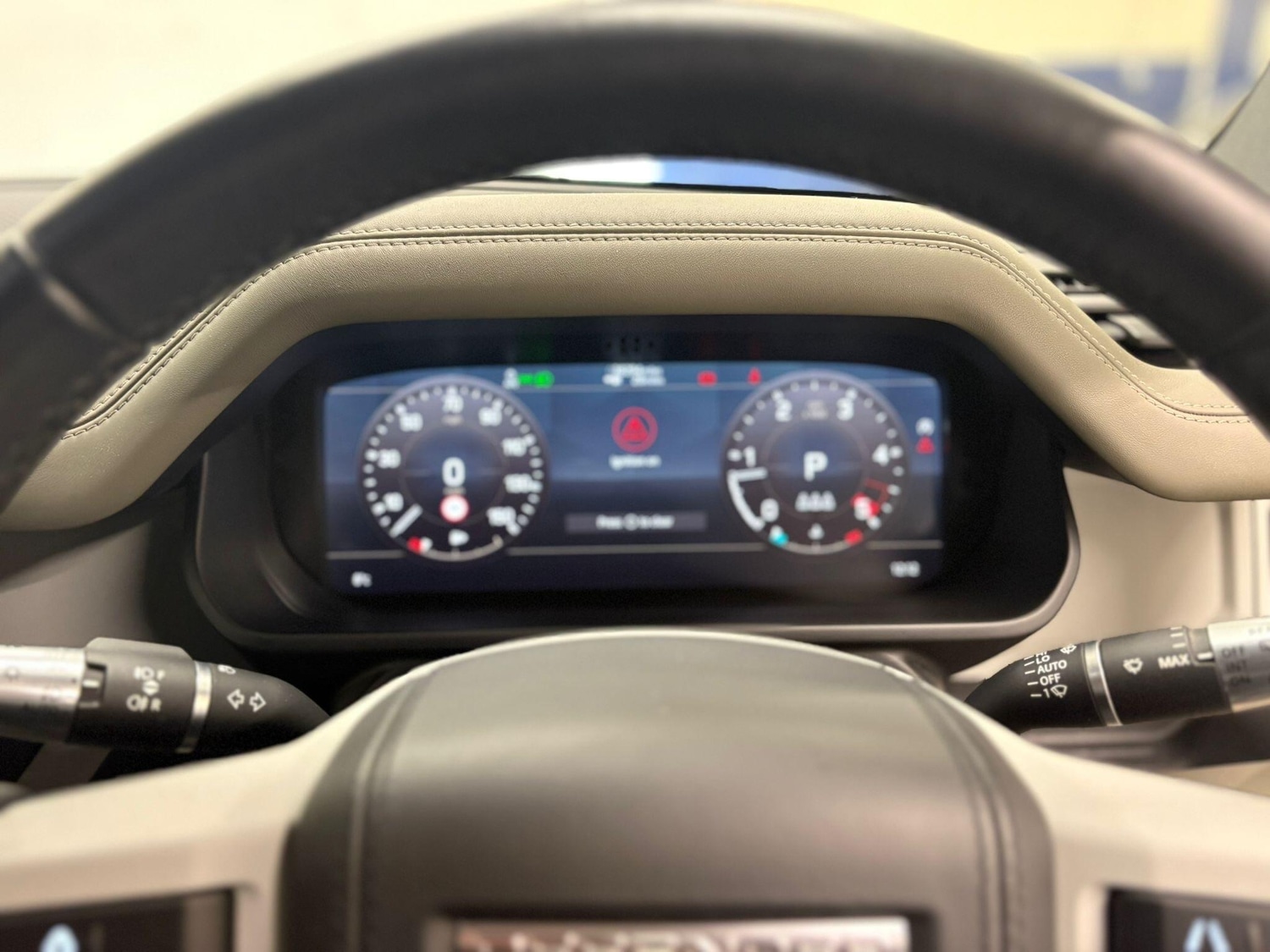 Used Land Rover Defender 110 for sale - 77190402: Photo 44