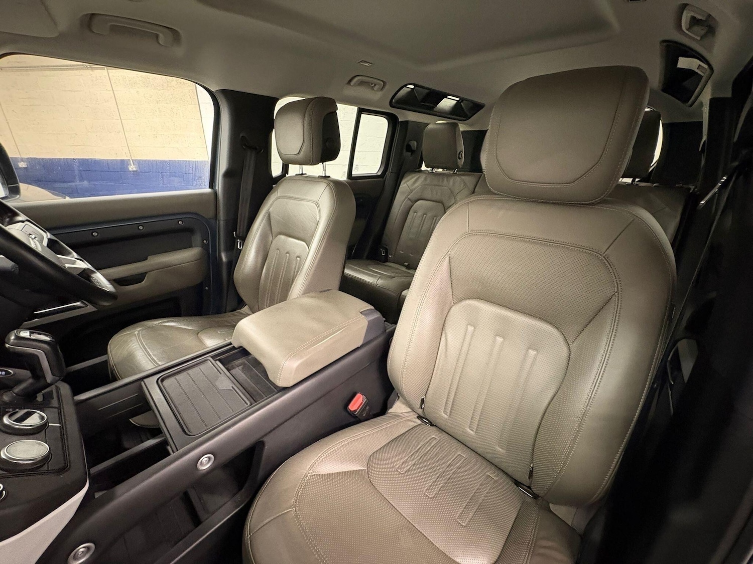 Used Land Rover Defender 110 for sale - 77190402: Photo 46