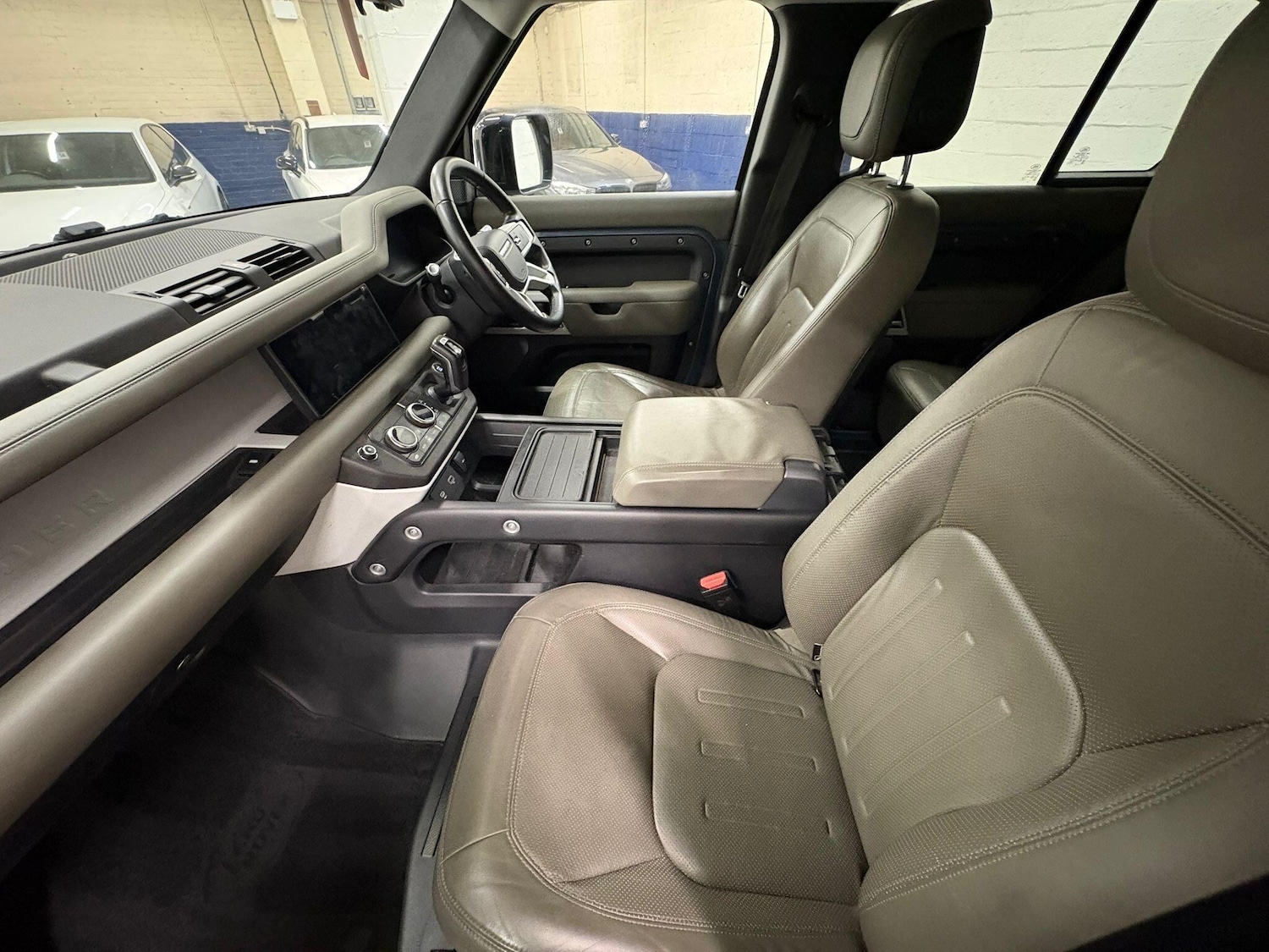 Used Land Rover Defender 110 for sale - 77190402: Photo 47