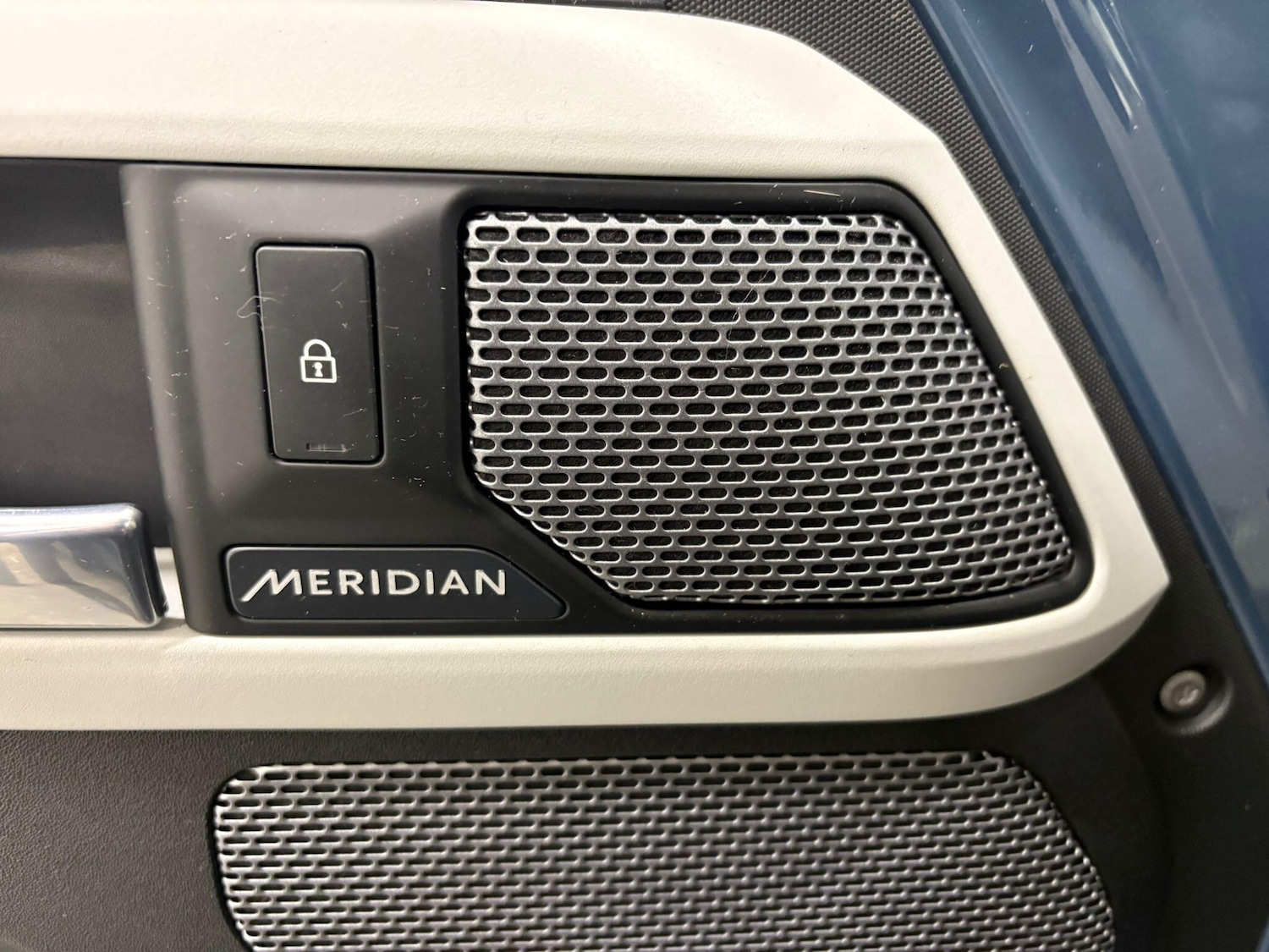 Used Land Rover Defender 110 for sale - 77190402: Photo 49