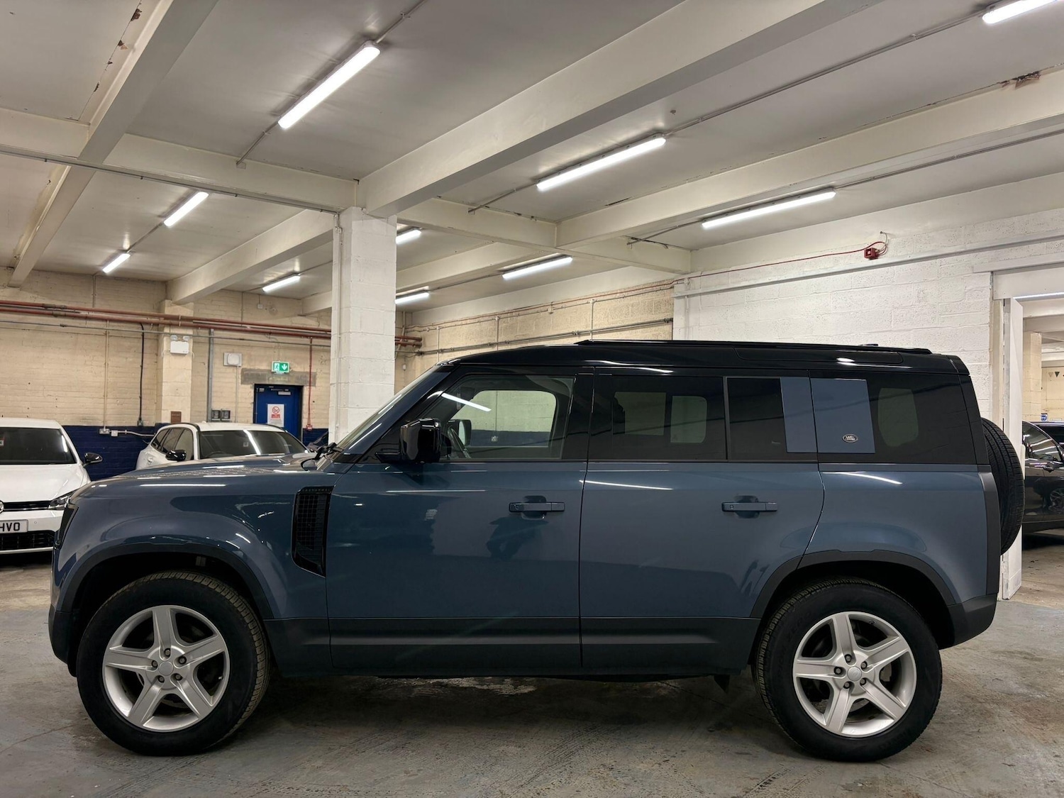 Used Land Rover Defender 110 for sale - 77190402: Photo 7